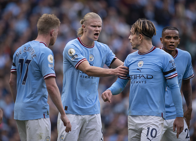 由于伤病问 由于伤病问