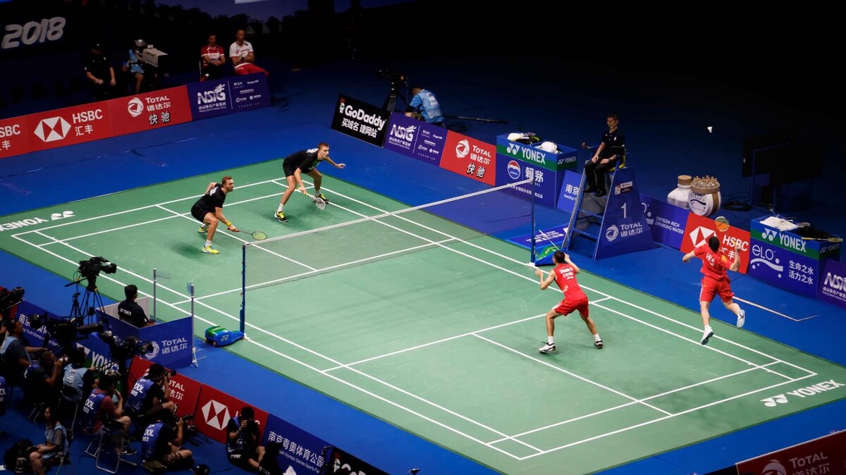 球并送出1 球并送出1